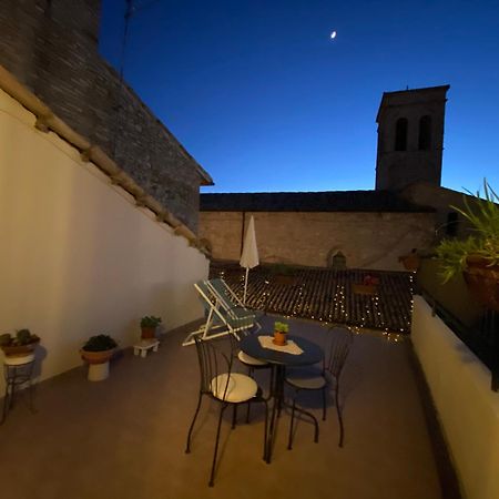 App. Con Terrazza Panoramica In Centro-Montefalco Εξωτερικό φωτογραφία