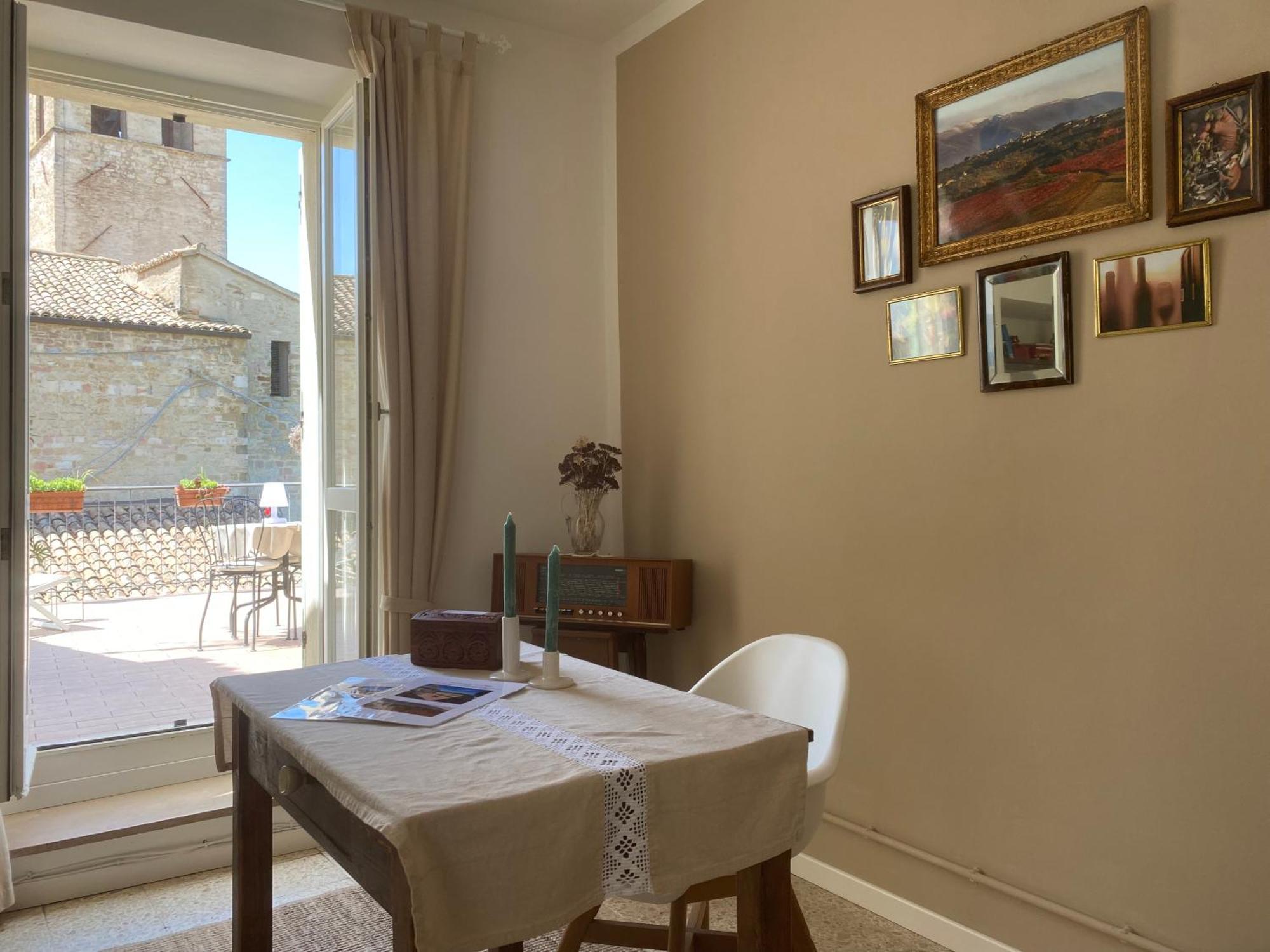 App. Con Terrazza Panoramica In Centro-Montefalco Εξωτερικό φωτογραφία